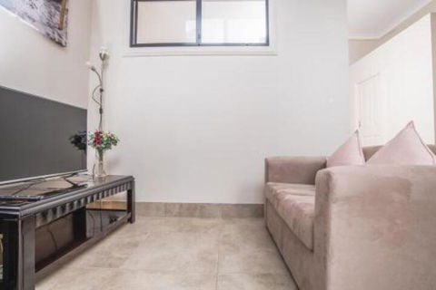 Scenic Illawong Riverside Getaway 1bed1bath Unit - Accommodation Fremantle 3