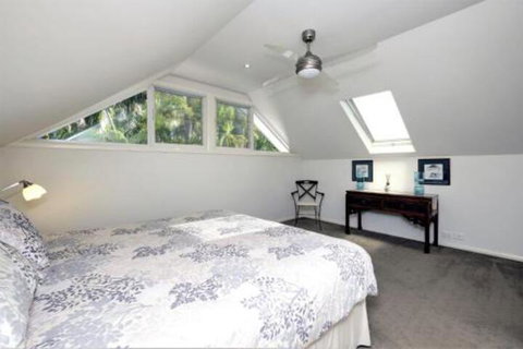 THE BEACH HOUSE - Accommodation Fremantle 4