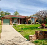 Tidy Home in a Leafy Suburb Great Location - Accommodation Fremantle
