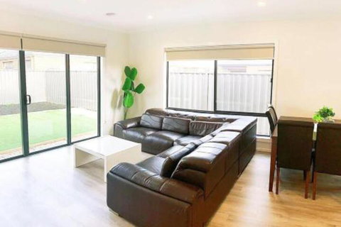 Comfortable 4BR 2Bath House Tarneit Melbourne???? - Accommodation Fremantle 6