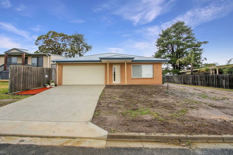 V & V Family Dream Away - Accommodation Fremantle 1