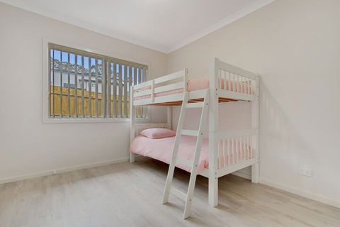 V & V Family Dream Away - Accommodation Fremantle 5