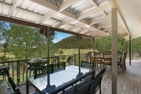 Rosa Estate In Broke Two 3br House In Walking Distance To Cellar Doors - Accommodation Fremantle 0