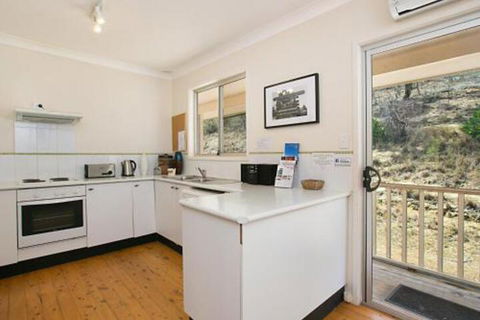 Rosa Estate In Broke Two 3br House In Walking Distance To Cellar Doors - Accommodation Fremantle 4