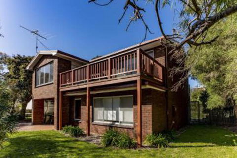 HIP NAUTIC 100 Metres To Beach - Accommodation Fremantle 4