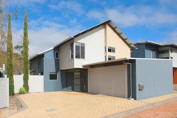 Peppy Tree House - Accommodation Fremantle 0