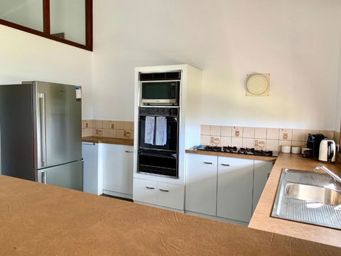 Beachside House - Accommodation Fremantle 6