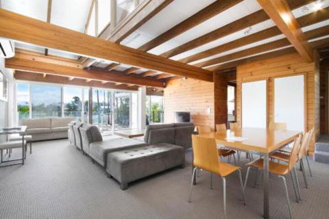 Waterfront On Witta Circle - Accommodation Fremantle 2