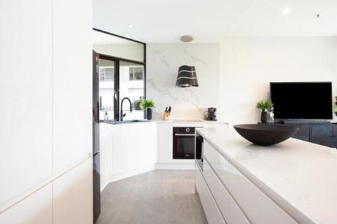 THE HYDEAWAY LUXE HYDE PARK CITY APARTMENT Hosted By LAbode Accommodation - Accommodation Fremantle 3