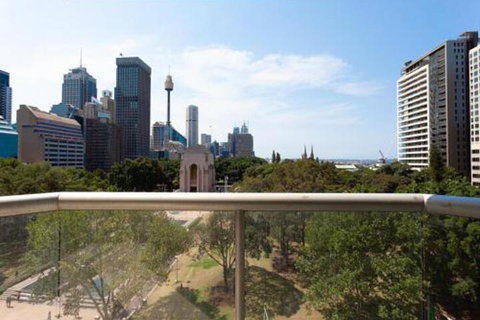 THE HYDEAWAY LUXE HYDE PARK CITY APARTMENT Hosted By LAbode Accommodation - Accommodation Fremantle 4