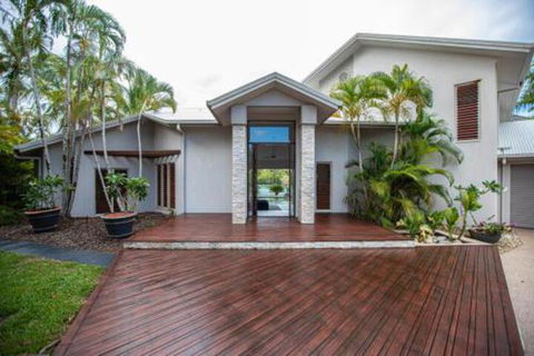 Absolute Lakefront Port Douglas - Accommodation Fremantle 7