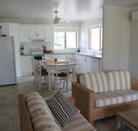 2 51 Carlo Road Rainbow Beach Pets welcome Air conditioning Walk to the shops - Accommodation Fremantle