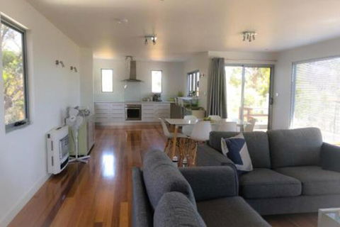BAY Of FIRES BEACH SHACK Ocean Views From A Modern Beachhouse - Accommodation Fremantle 2