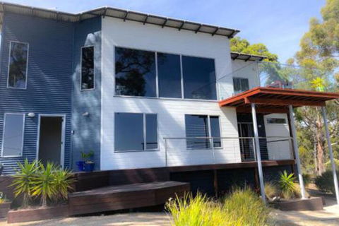 BAY Of FIRES BEACH SHACK Ocean Views From A Modern Beachhouse - Accommodation Fremantle 0