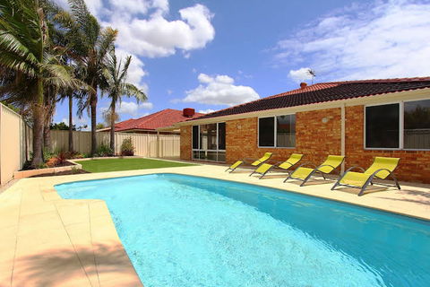 Adare House - Accommodation Fremantle 0