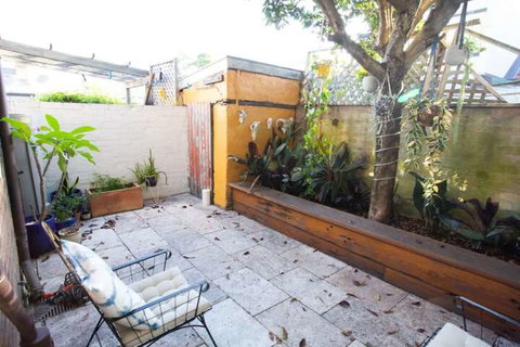 Charming Cottage With Leafy Courtyard - Accommodation Fremantle 6