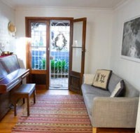 Charming Cottage With Leafy Courtyard - Accommodation Fremantle