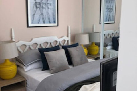 Sun-drenched 1 Bed Studio Apartment In Newtown - Accommodation Fremantle 0