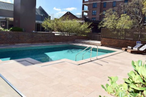 Cosy Newtown Studio Apartment With Swimming Pool - Accommodation Fremantle 0