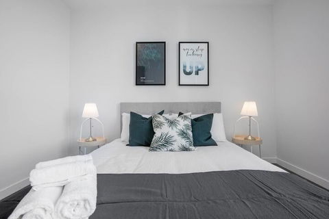 Simple And Cozy Apartment In Parkville - Accommodation Fremantle 4
