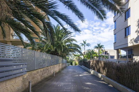 2 Bdrm North Sydney With Harbour Views - Accommodation Fremantle 2