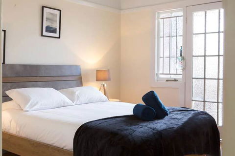 2 Bedroom Gorgeous Art Deco Classic Near CBD - Accommodation Fremantle 1