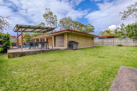 14 Double Island Drive Rainbow Beach Large Holiday House With PoolPets Welcome Free Wi Fi - Accommodation Fremantle 4