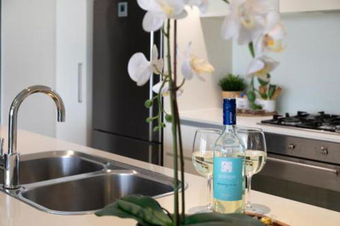 Amazing River View 3 Bedroom Apartment Brisbane CBD Netflix Fast Wifi Carpark - Accommodation Fremantle 4