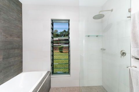 Tropical Beachside Oasis In Clifton Beach - Accommodation Fremantle 7