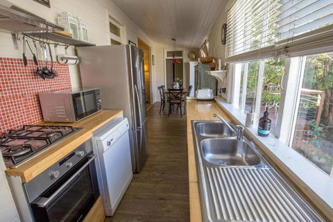 Arohanui - Accommodation Fremantle 2