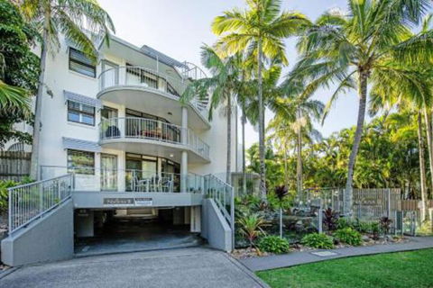 Stroll To The Surf & Sand Little Cove - Accommodation Fremantle 4