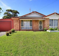 Kingfisher Pet Friendly 10 Mins to Hyams Beach - Accommodation Fremantle