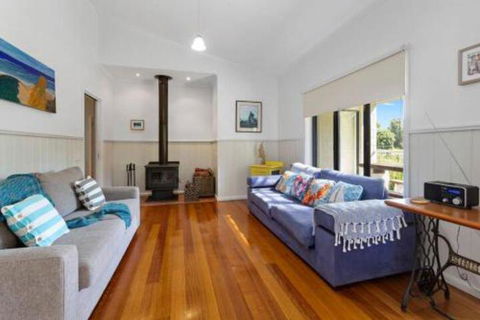 MERMAIDS On MARENGO Large Home With Wifi - Accommodation Fremantle 0