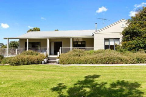 MERMAIDS On MARENGO Large Home With Wifi - Accommodation Fremantle 4