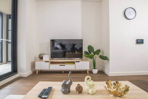 Bright & Modern! 2bed 2bath APT With Parking - Accommodation Fremantle 3