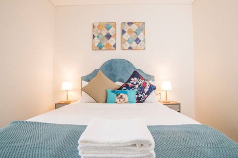 Bright & Modern! 2bed 2bath APT With Parking - Accommodation Fremantle 2