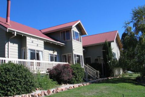 Alpine Stag Lodge Unit 2 - Accommodation Fremantle 0