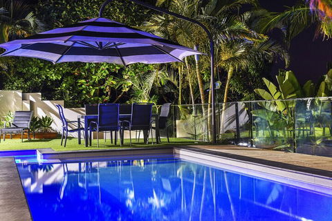Just In Paradise Waterfront 5 Bedroom Deluxe House Central Broadbeach Location - Accommodation Fremantle 1