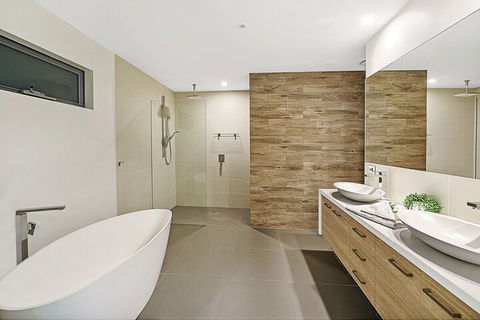Just In Paradise Waterfront 5 Bedroom Deluxe House Central Broadbeach Location - Accommodation Fremantle 4