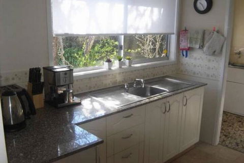 Explorers Holiday House - Accommodation Fremantle 2