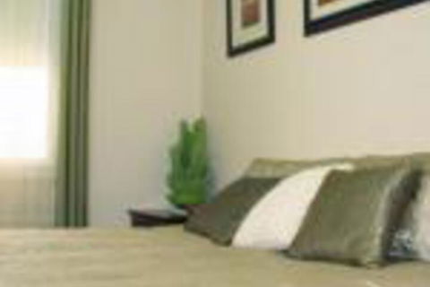 Explorers Holiday House - Accommodation Fremantle 0