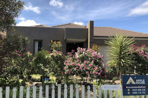 Apple House - Accommodation Fremantle 0