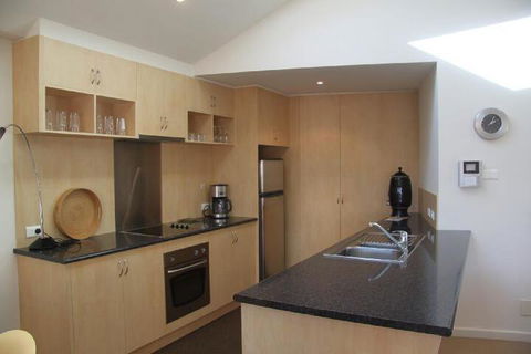 SACKVILLE APARTMENT 1 - Accommodation Fremantle 2