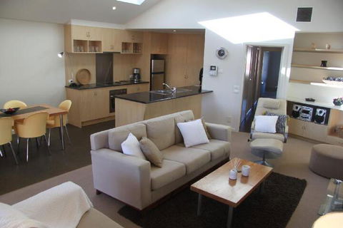 SACKVILLE APARTMENT 1 - Accommodation Fremantle 3