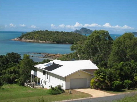 Hideaway Retreat Beach House With Pool - Accommodation Fremantle 0