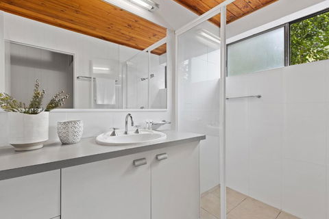 Tea Trees 6 - Accommodation Fremantle 5