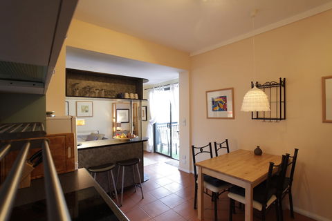 La Mer Sea View Apartment - Accommodation Fremantle 2
