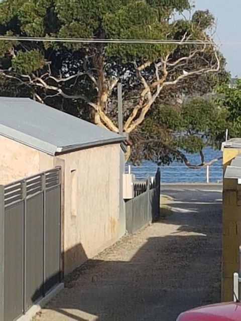La Maison Riviere THE RIVER HOUSE Bed & Breakfast - Accommodation Fremantle 1