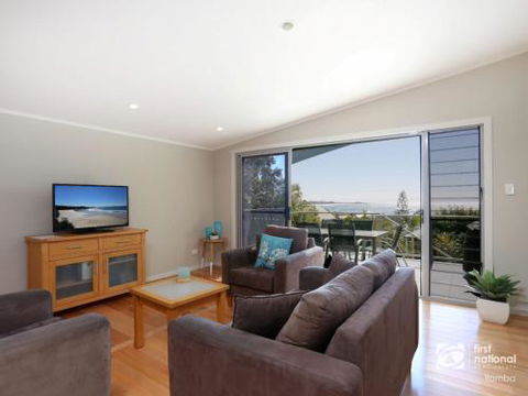 Angourie Blue 1 Great Ocean Views Surfing Beaches - Accommodation Fremantle 3