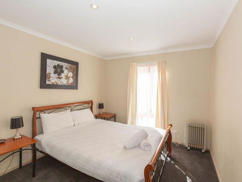 Acacia 5 / 2 Kirwan Close - Accommodation Fremantle 2